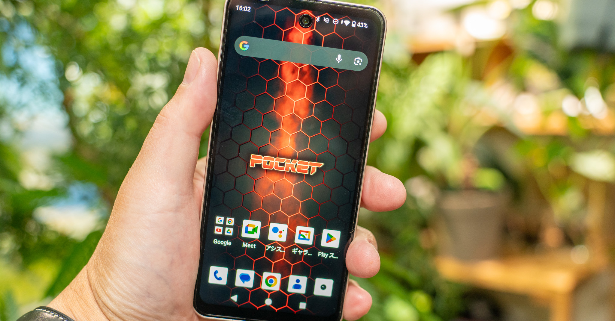 5.3型の小型スマホ「Mode 1 Pocket」を試す 唯一無二のサイズ感、サブ機での運用が最適か（1/2 ページ）