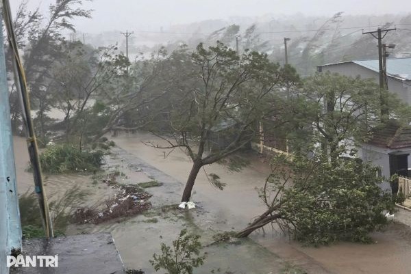 台風ブアローイがベトナム北中部上陸、死者・行方不明者32人 [社会]