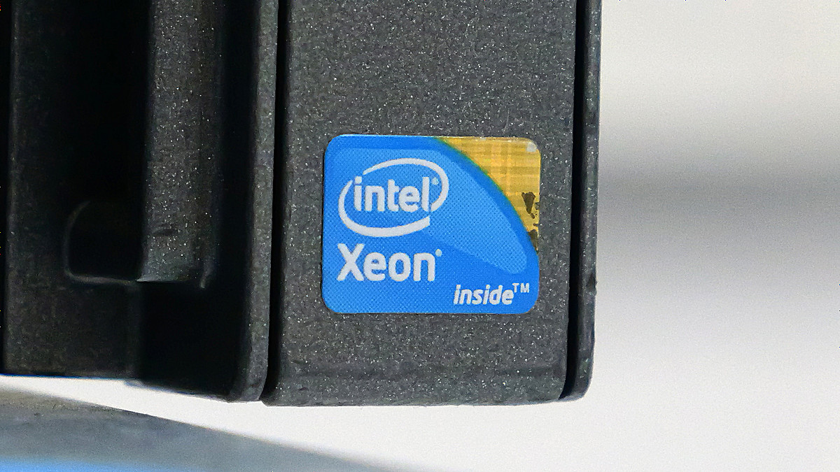 IntelがAMDのCPU製造を担うべく交渉中との報道