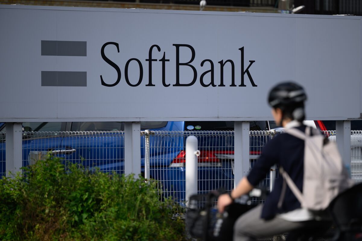 ソフトバンクＧ150億ドル借入、みずほ銀など３行が２割強拠出-関係者