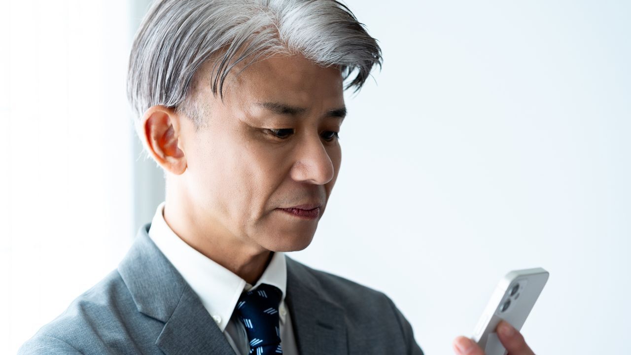 「もう、誰からも連絡が来ません」…年収450万円・再雇用で働く61歳元営業部長。“財布を開き続けた”果ての「大きすぎる代償」（THE GOLD ONLINE（ゴールドオンライン））