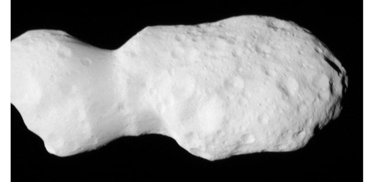 NASAの探査機ルーシー、ピーナッツみたいな小惑星をドアップで撮影