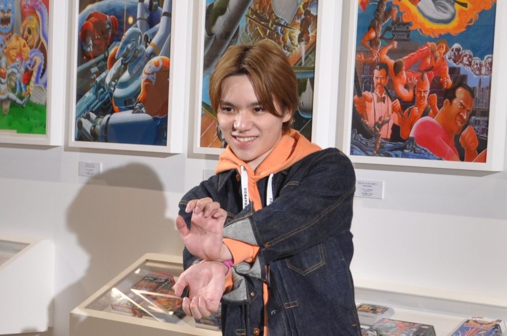 いつかゲームでも世界王者に?! 熱烈ゲーマーの宇野昌磨が「大カプコン展」に大興奮