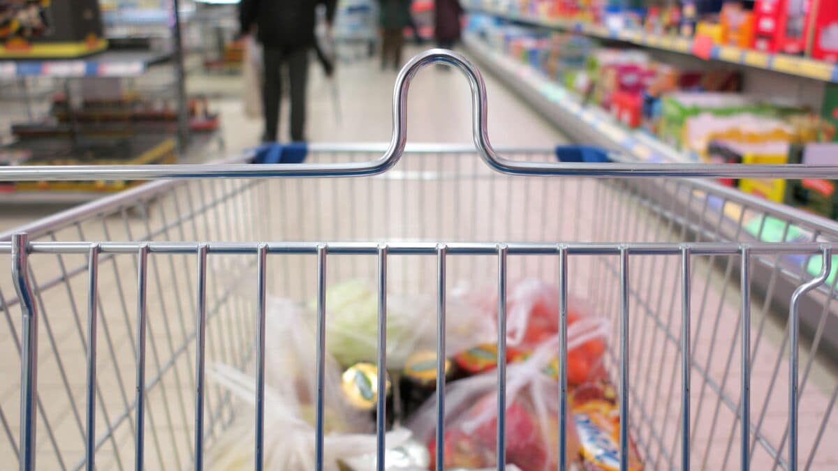 経済格差は｢買い物導線｣に表れる…本物のお金持ちは絶対近寄らないが庶民は大挙する"スーパーの一角"