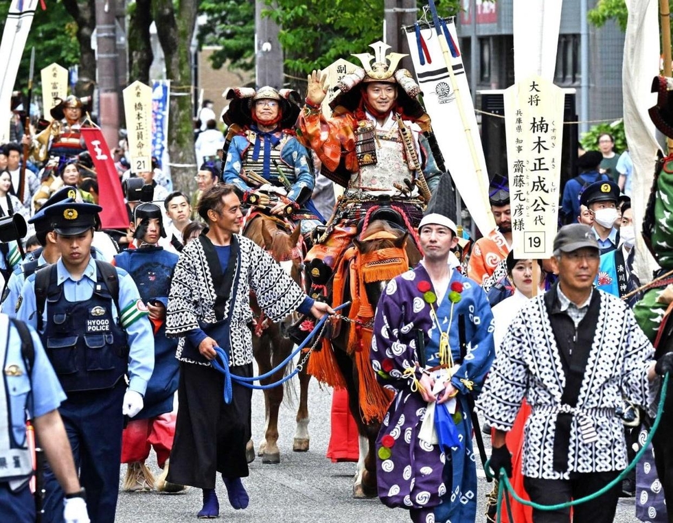 兵庫県知事選の分断、SNSで深まる溝 意見異なる相手に心ない投稿相次ぐ 顔写真さらされる事例も