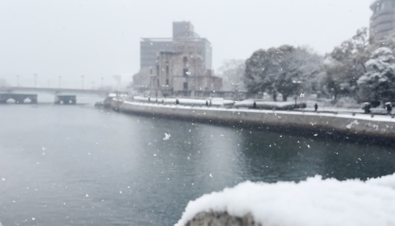 広島市中心部で11cmの積雪 北部は警報発表 JPCZ一部流入し各地大雪【広島駅ライブカメラ】