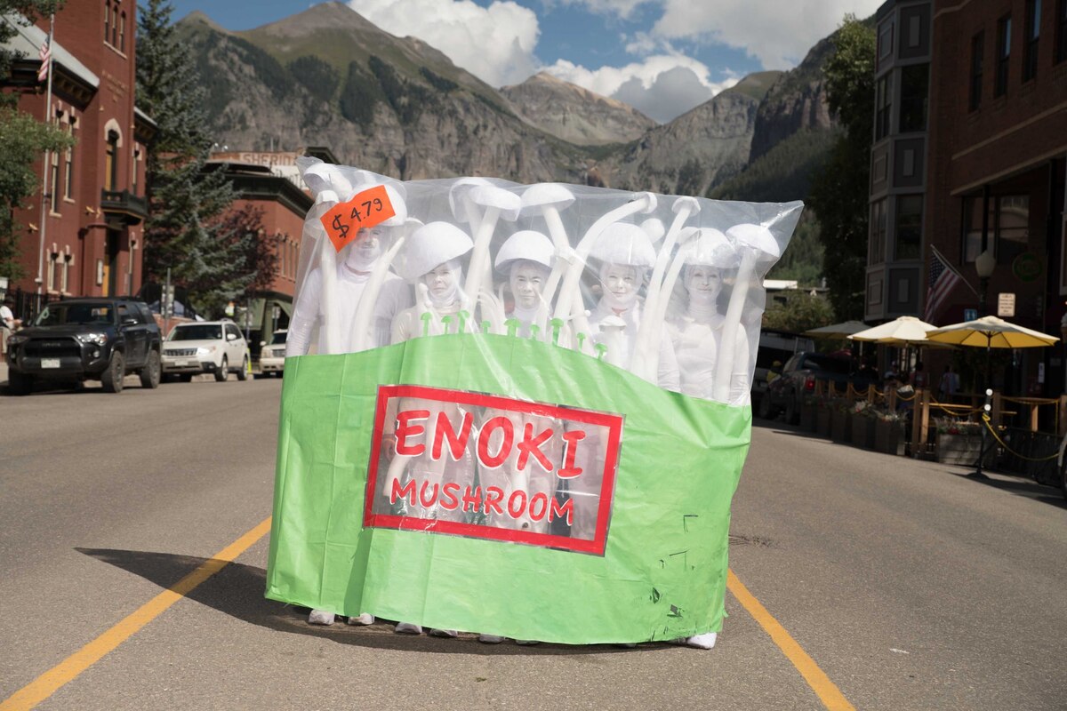 キノコにエアギター、ヒツジ 訪れてみたい不思議なお祭り6選