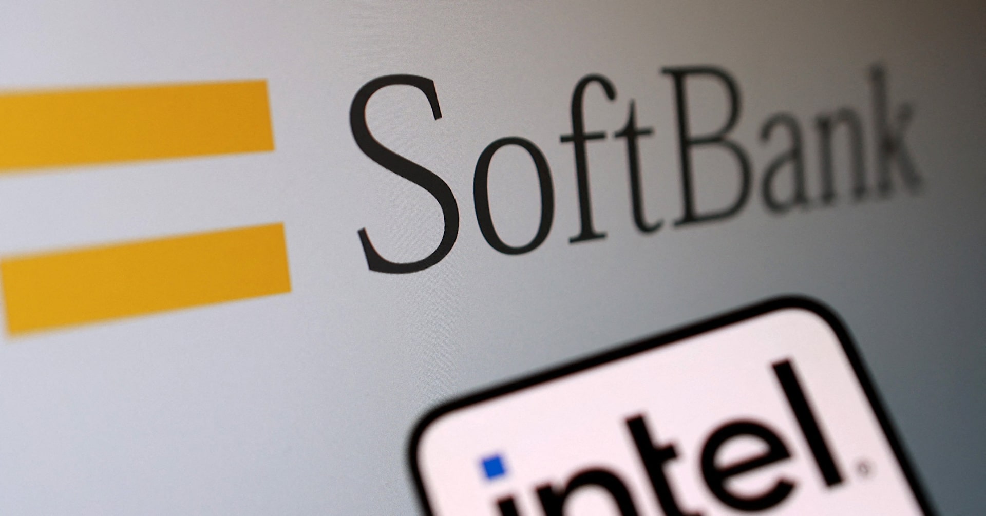 マクロスコープ：ソフトバンクＧ株「持たざるリスク」は本物か（下） 米インテル出資に賛否