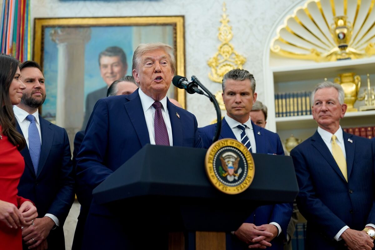 トランプ大統領、米軍がベネズエラからの麻薬船を攻撃したと発表