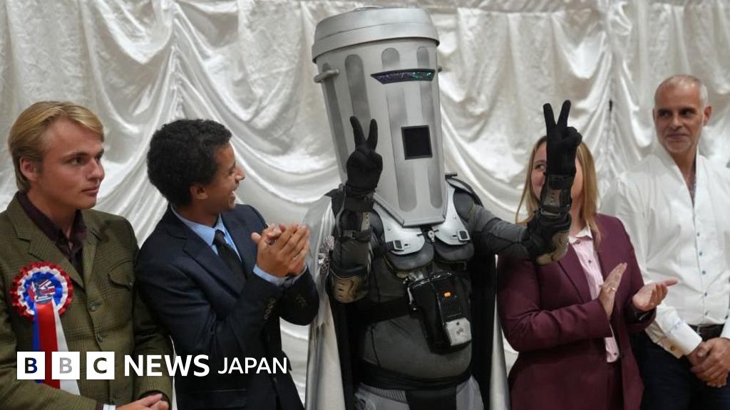 ファラージ氏が英下院補選勝利、「顔がごみ箱伯爵」は過去最多の9500票近く獲得するも及ばず