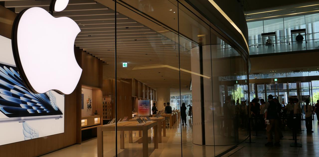 前夜からファンが集まる盛り上がり。｢Apple 梅田｣オープニングは大盛況