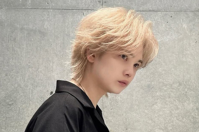 「見た目全然違う」わいせつ容疑のカリスマ美容師 逮捕時の“ボサボサすっぴん姿”の落差にネット衝撃