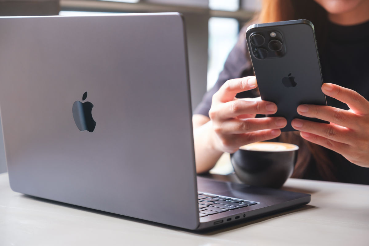 アップルの新しい低価格MacBookは、ウォルマートの実験で形作られた