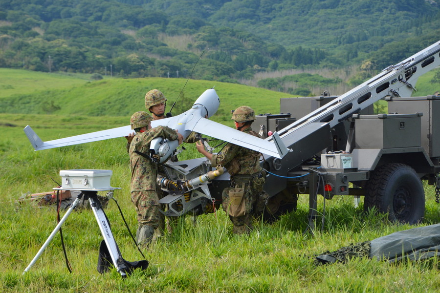 すでに陸自が「ドローン1200機」を保有!? “自爆型”の調達や戦闘ヘリの代替も計画自衛隊「無人化」の最新状況