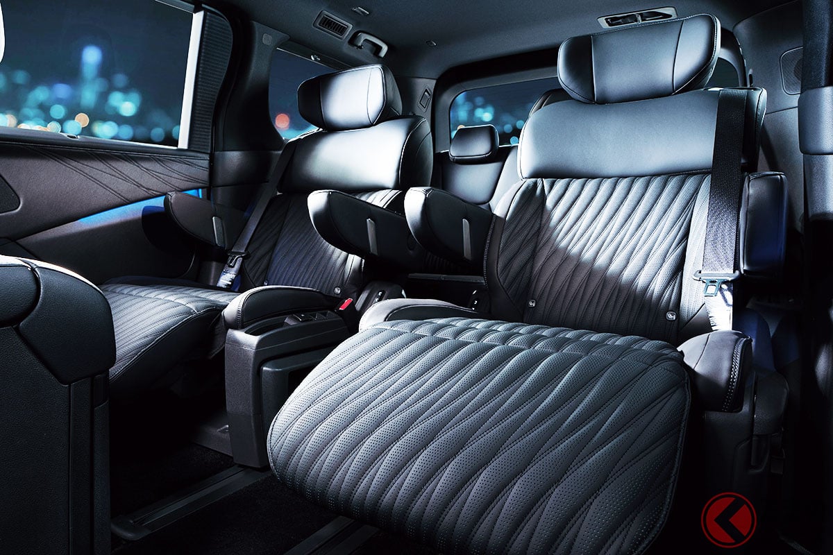 新車880万円！ 日産「新型エルグランド"VIP"」に注文"殺到"!? 新たな最上級モデルは「アルヴェルから乗り替え多発」 中には"フルオプション指名買い"も？ 販売店での反響は？