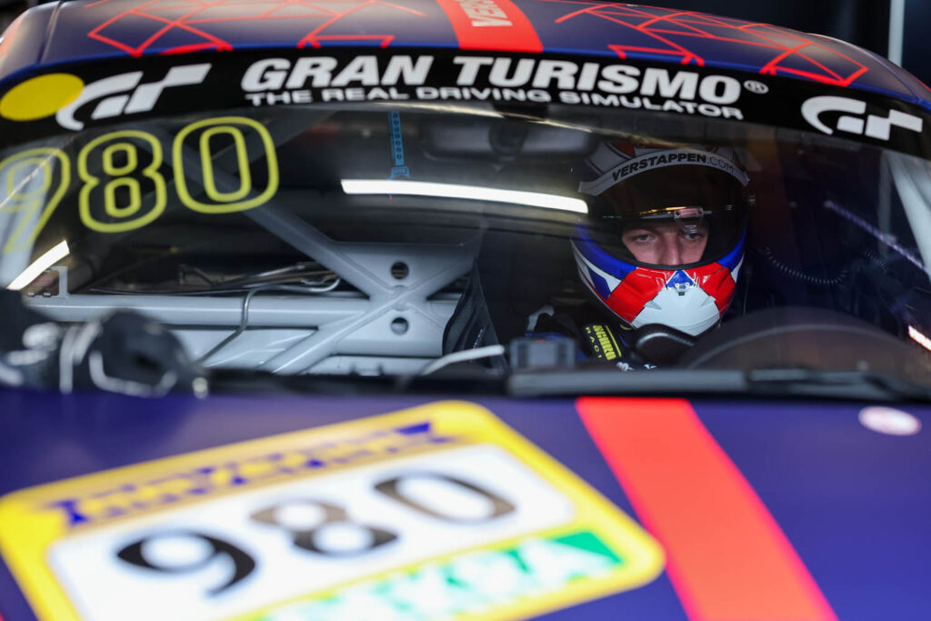 配信情報：フェルスタッペンGT3デビュー戦、ニュル耐久第9戦で始まる新章―“緑の地獄”での歴史的瞬間を見逃すな！