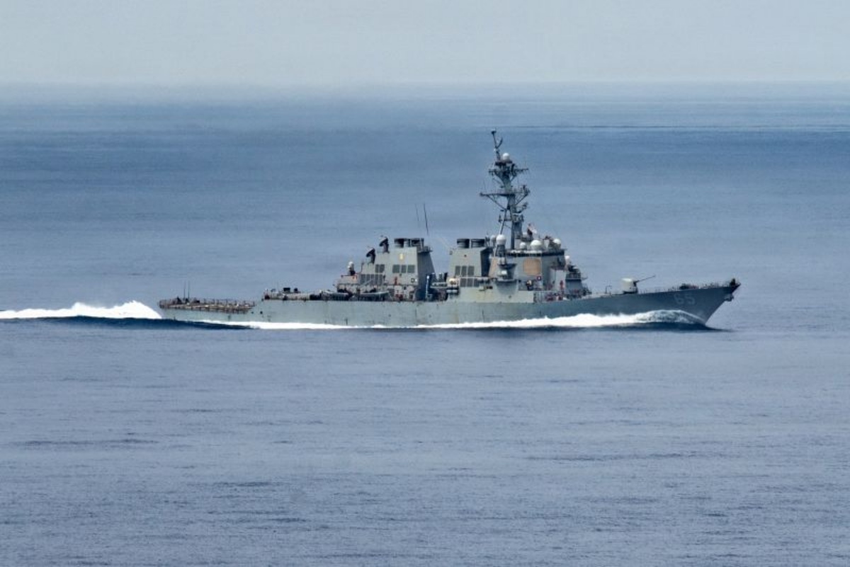 米駆逐艦ベンフォールド、南シナ海で4日間電力失う（CNN.co.jp）