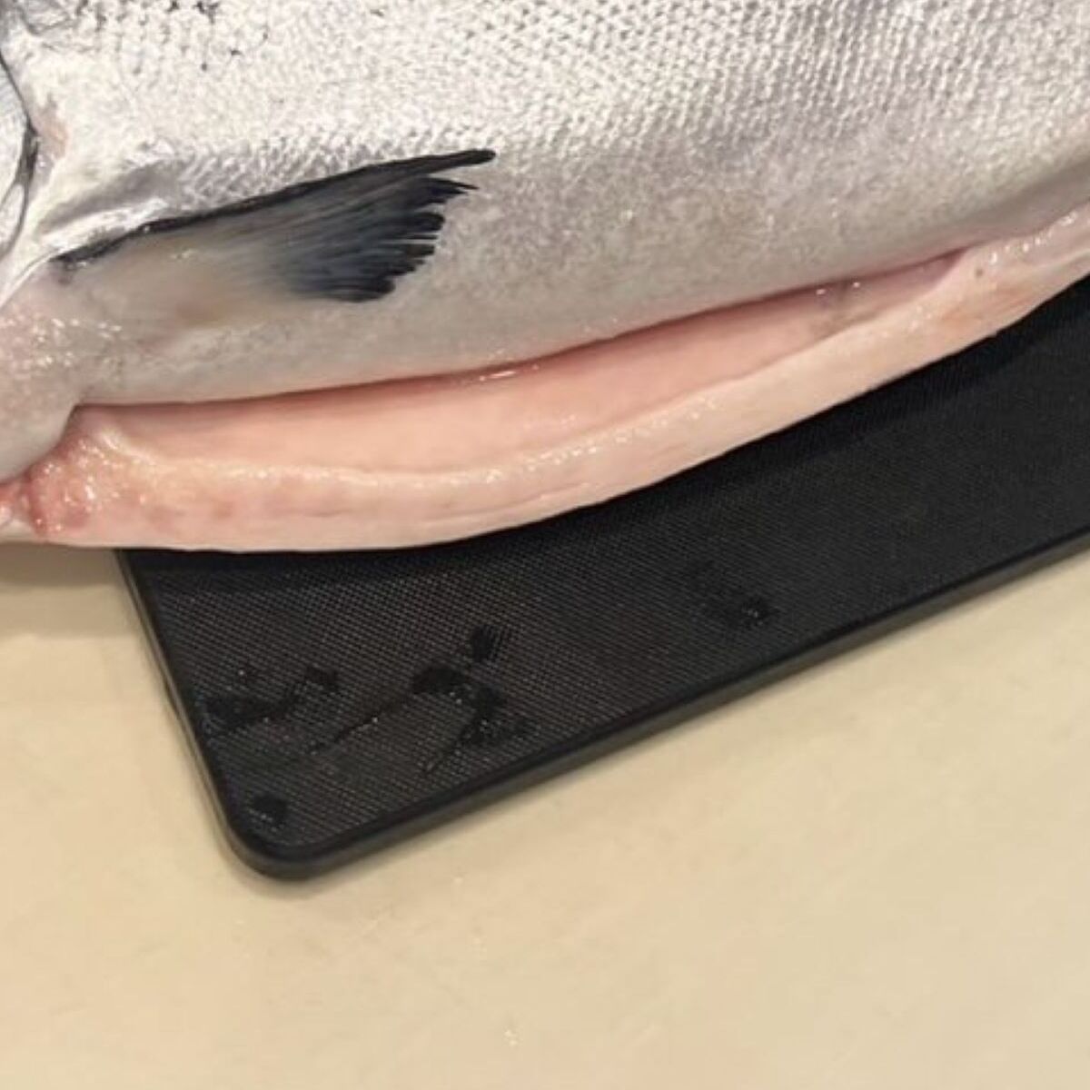 コストコで店員に「本気ですか？」と言われつつ買った魚→捌いたら…… 目を疑う光景に「いくらで売ってるの!?」「羨ましい」