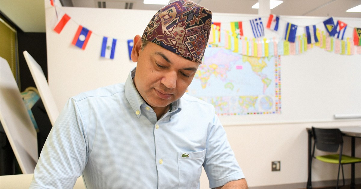 電車で急に心ない言葉 来日25年、ネパール人が震えた「初の恐怖」