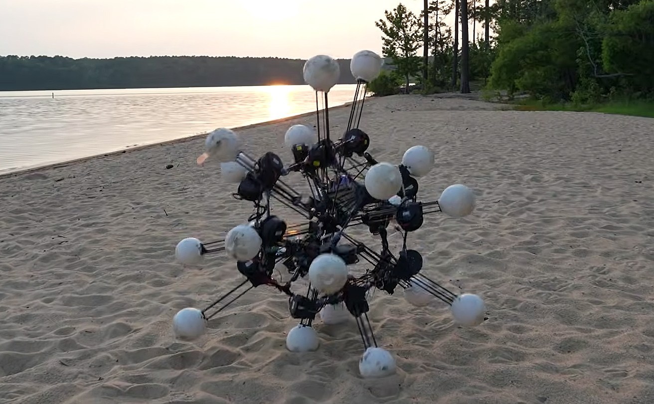 20本脚のウニ型ロボットがロボット工学の常識を覆す
