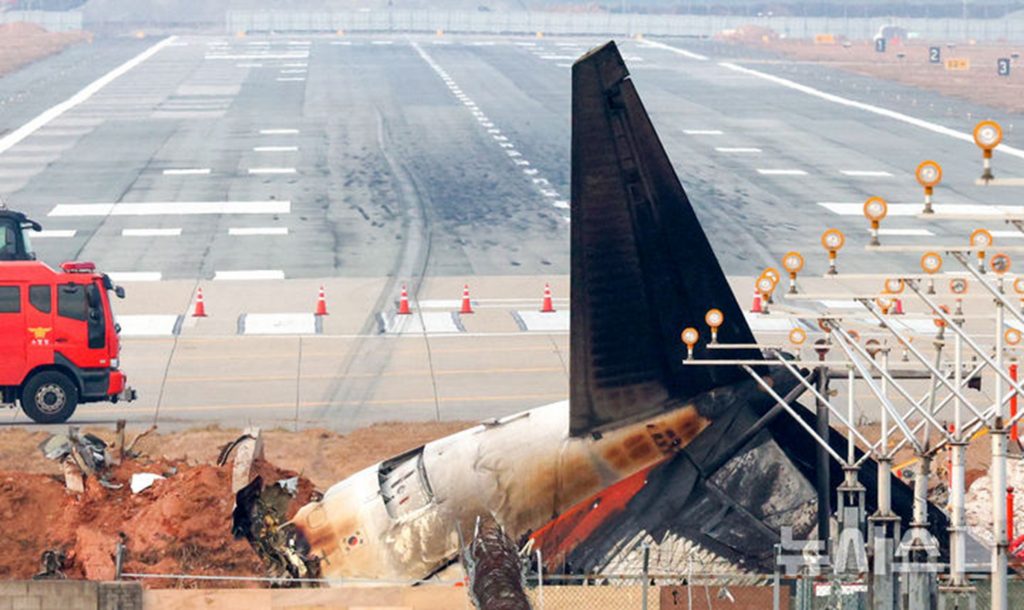 「右でなく左のエンジン停止」…韓国・済州航空機事故「パイロットの判断ミス」と結論付けた事故調（KOREA WAVE）
