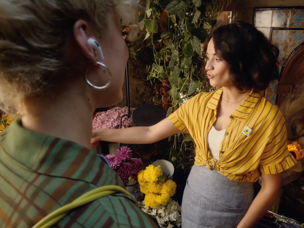 「AirPods Pro 3」発表、会話を同時通訳する「ライブ翻訳」がすごい