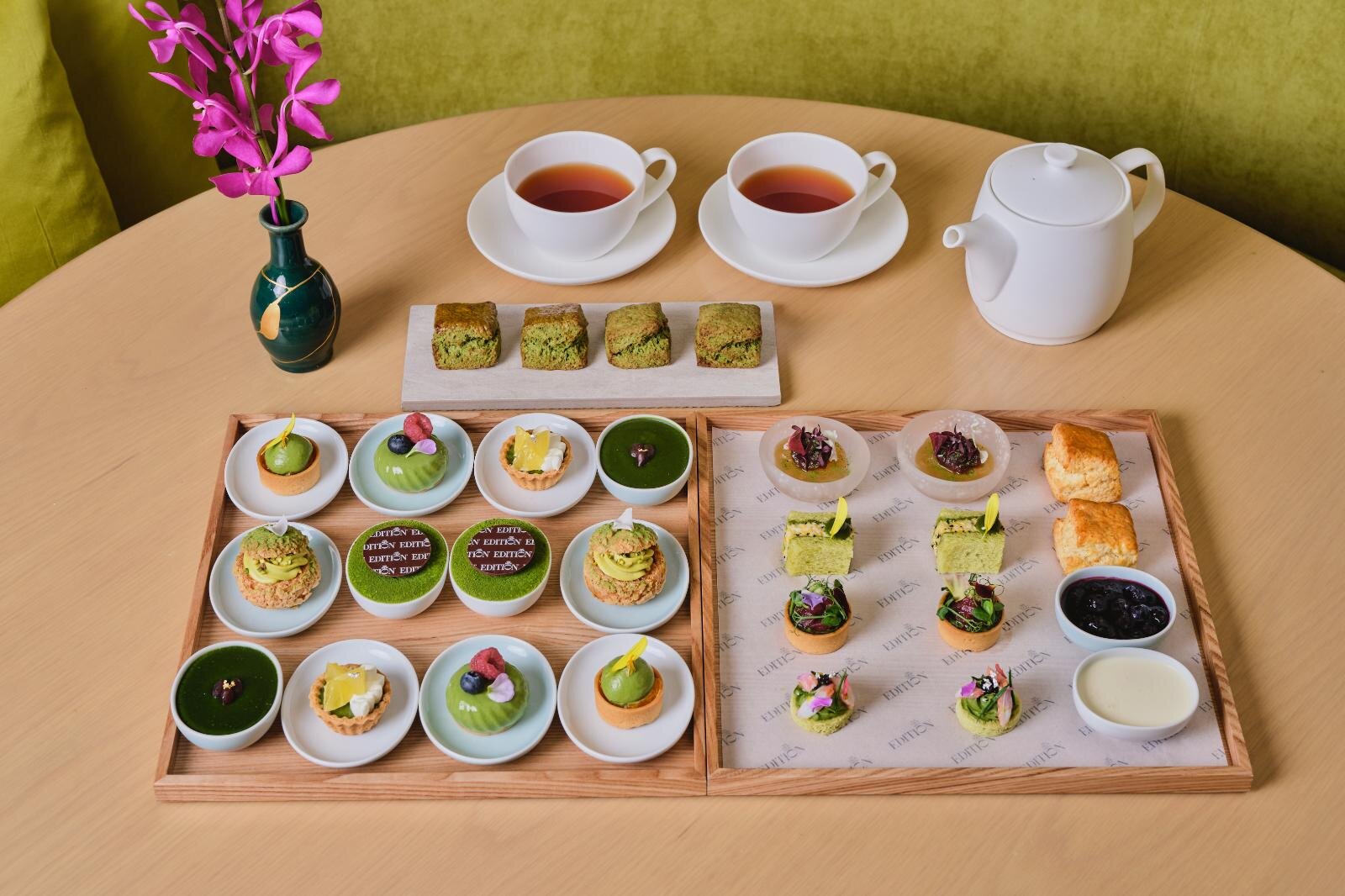 東京エディション銀座の抹茶アフタヌーンティー、濃厚ソースのプリンや抹茶×ピスタチオのシュークリーム