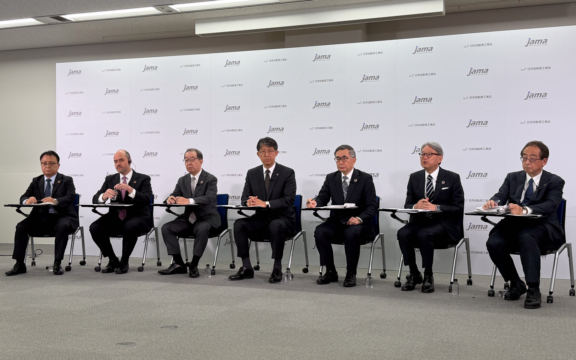 自動車メーカー各社、2027年度より「ゴールデンウィーク連休の平日を稼働日に変更」「ハッピーマンデーの休日化」導入へ 休日増は将来課題