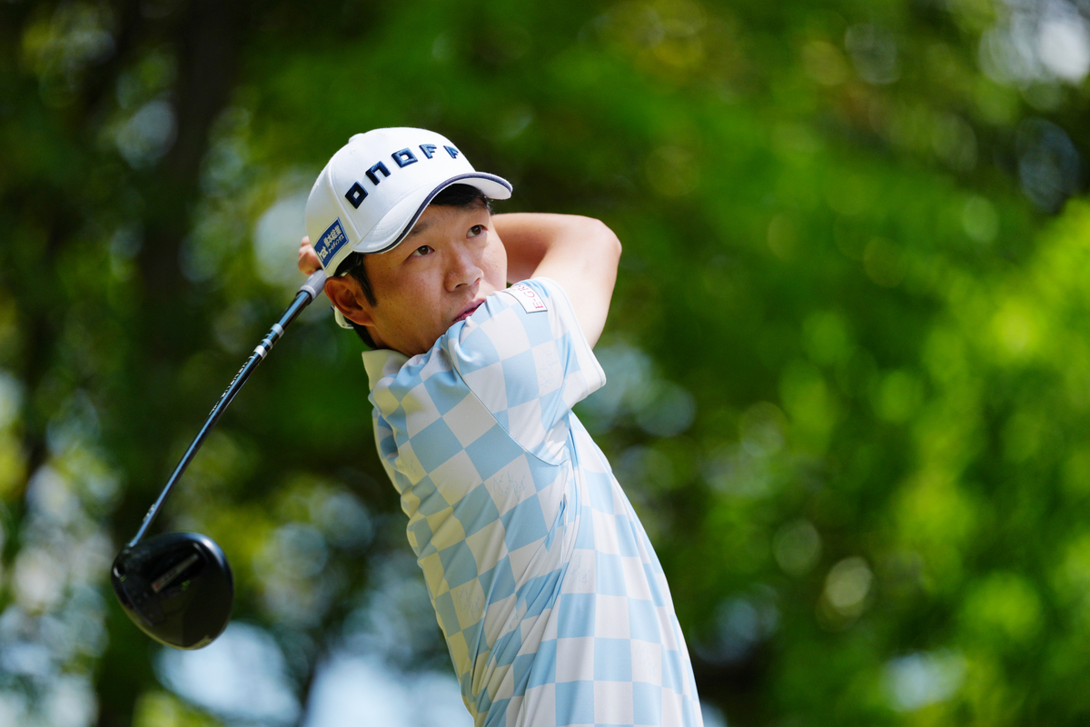 浅地洋佑が4年ぶり4勝目に涙 1打差2位に宮里優作と岩田寛