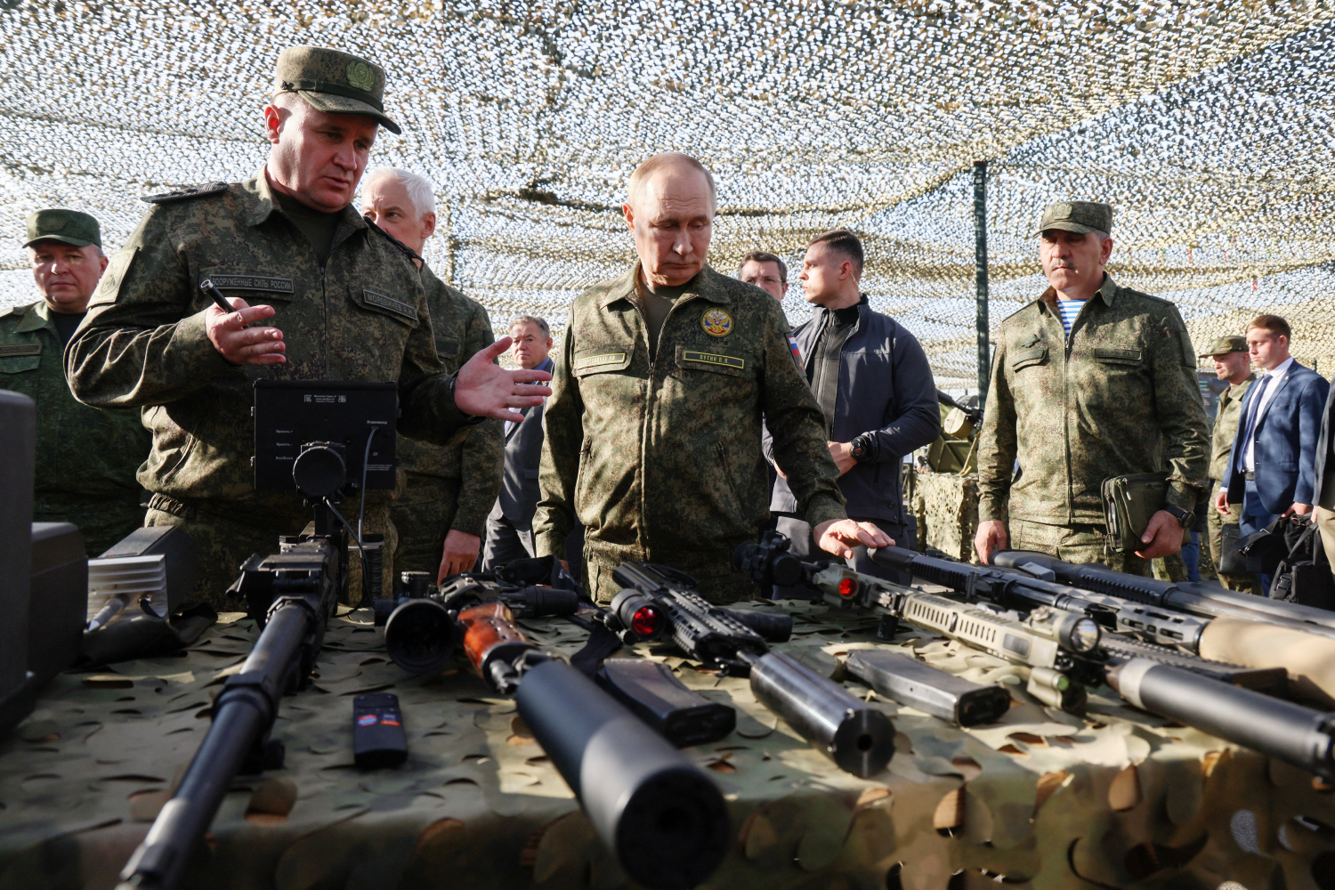 ロシアの軍事演習で米軍将校を「最前列の観覧席」に招待！プーチンが仕掛けた国際的なアピール、間に入ったベラルーシの狙いとは？（Wedge（ウェッジ））