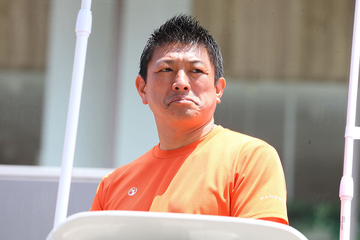 「二人でいるときに“肩をもんでよ”と…」 参政党・神谷代表の“セクハラ的行動”を元女性スタッフが明かす 「映画に誘われることも」