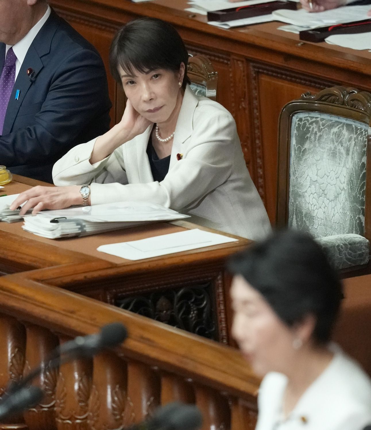 「議員会館内で不適切な関係」「公費のホテルに女性を…」単なる不倫スキャンダルではない、高市首相の周辺で相次ぐ「公私混同」と「危機管理の杜撰さ」（文春オンライン）