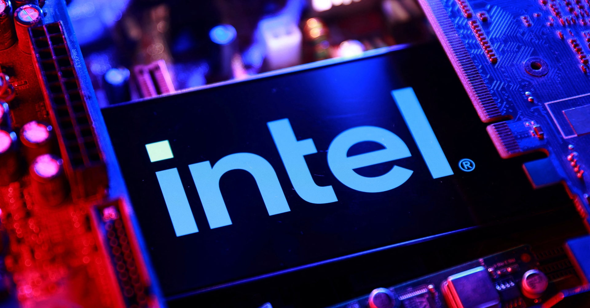 エヌビディア、インテルに50億ドル出資 半導体共同開発も