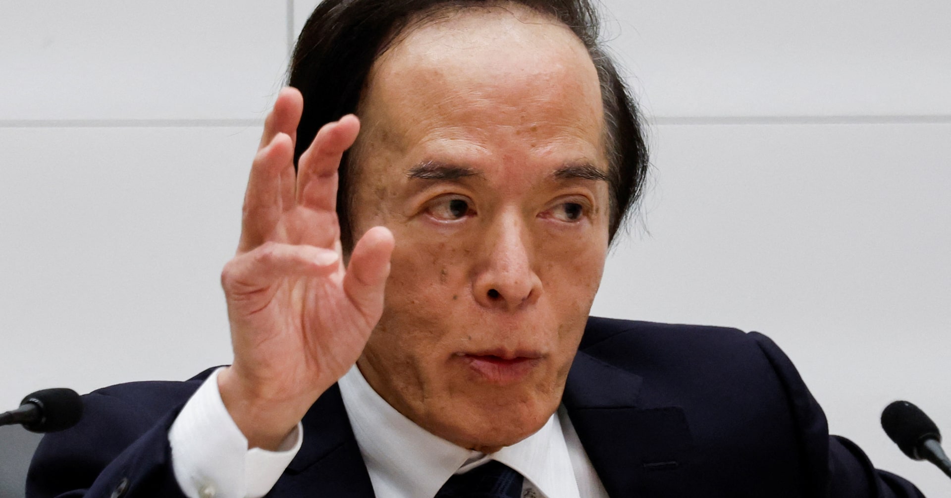 アングル：日銀総裁、タカ派姿勢を維持 4月会合のヒントは示さず