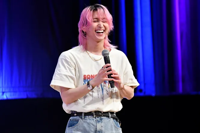 Snow Man佐久間大介、ラジオ「マテムり」公開収録 ボイスサンプル収録や杉田智和と“しんどみ”溢れる企画実施