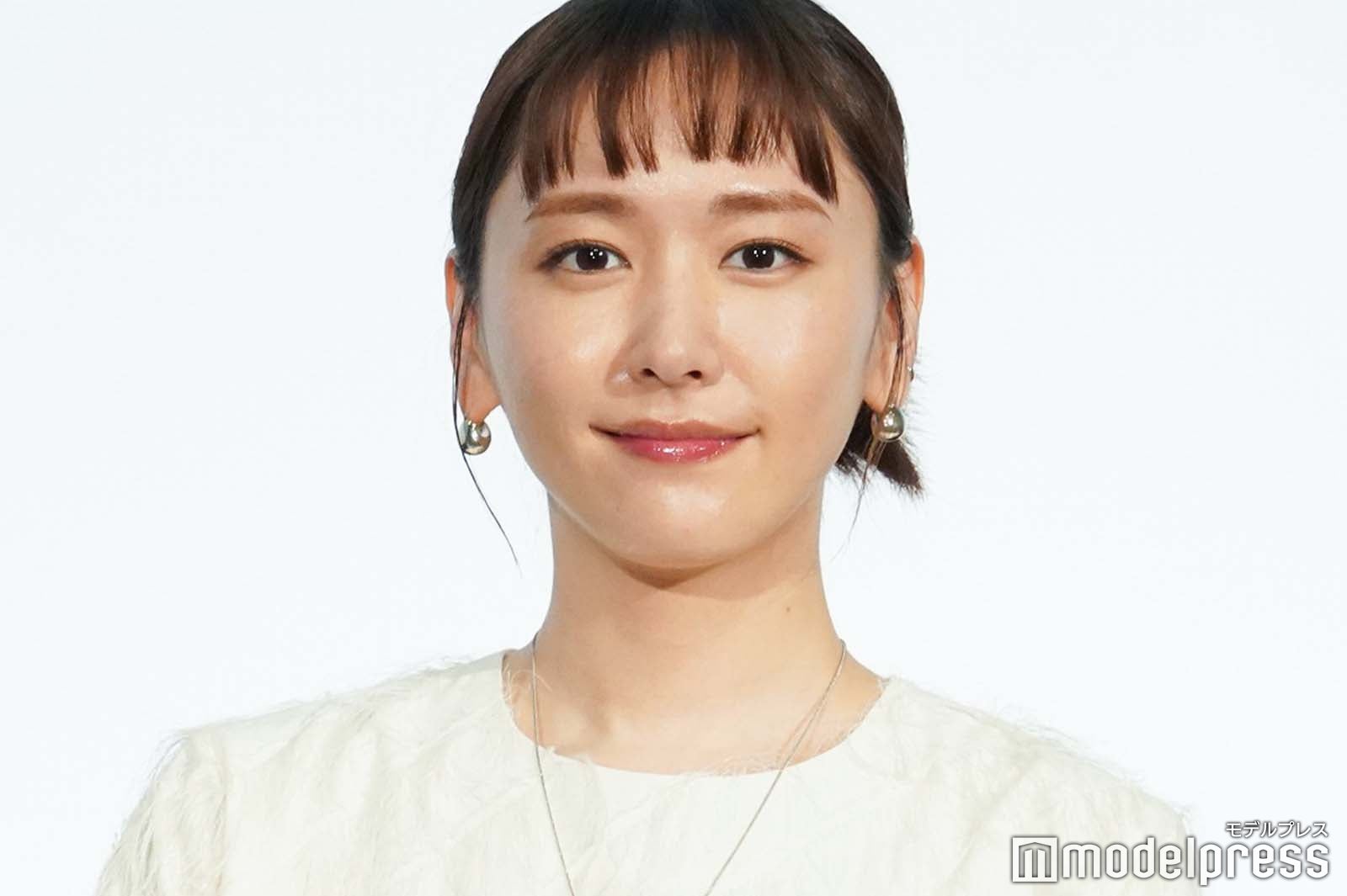 新垣結衣、金髪ショート姿が話題「びっくり」「カッコよくて似合う」