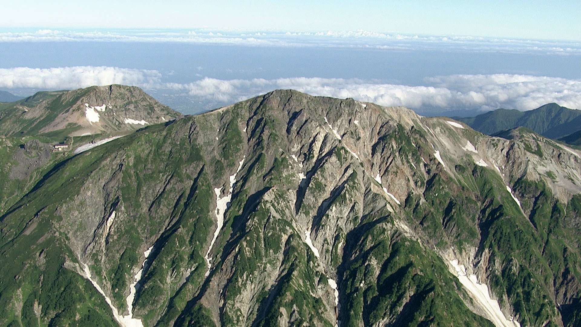 1回の登山で「2度遭難」外国籍の2人が「2度救助求める」ヘリで救助 東京の男性も行きと帰り「2度遭難」「2度救助要請」 いずれも大きなけがなし 北アルプス白馬岳 長野県警「体力、技量に見合っていない」（FNNプライムオンライン）