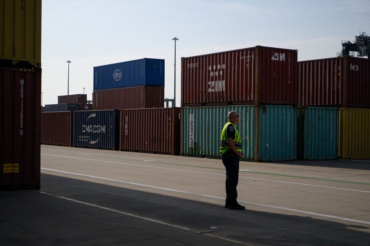 米貿易赤字、４月は過去最大の縮小－前倒し需要終了で輸入急減