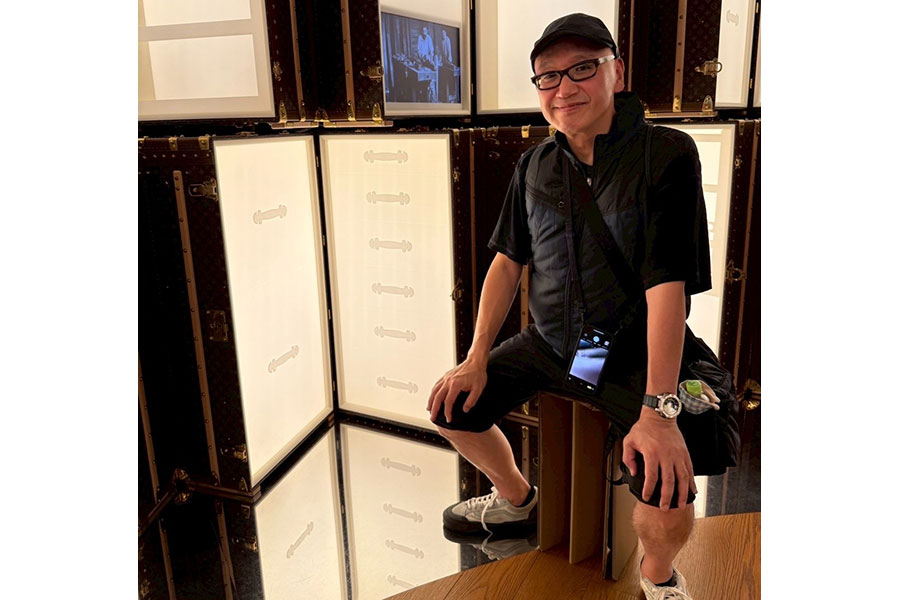 「万博の待ち時間」きっかけで誕生…軽い携帯イスが商品化！？