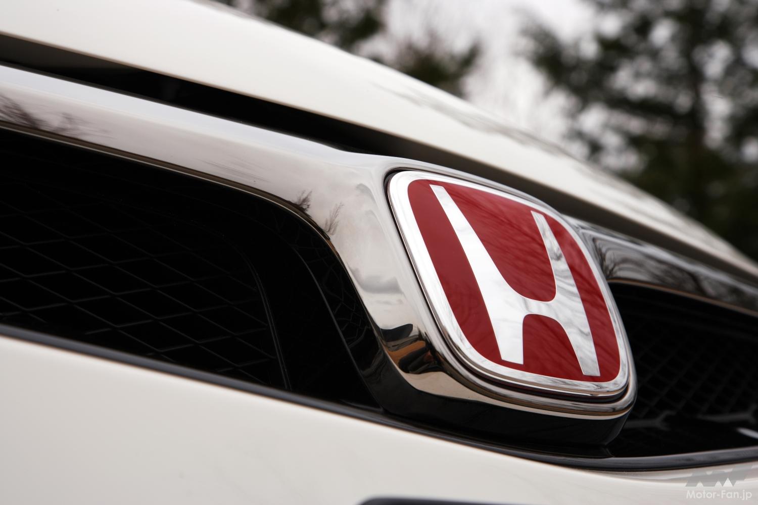 タイプR史上唯一の4ドアセダン！FD2型ホンダ「シビック・タイプR」が283.5万円でデビュー【今日は何の日？3月29日】