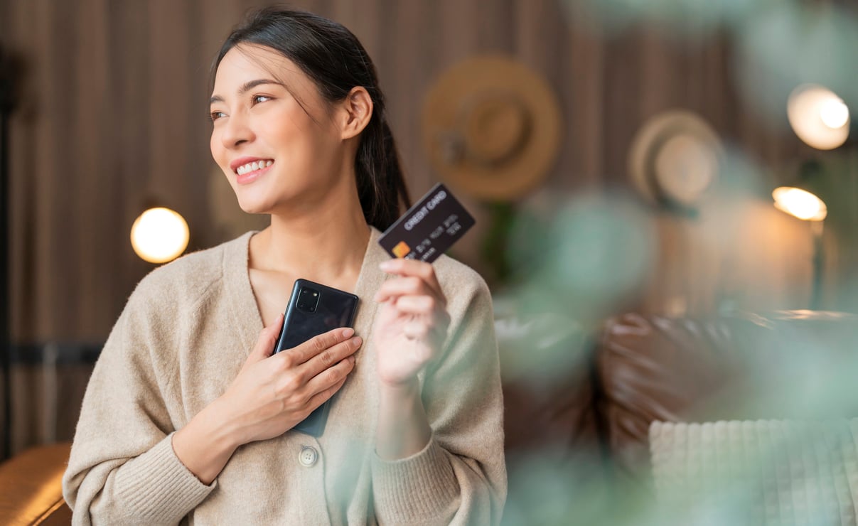 時代遅れの日本の現金社会がようやく終わる