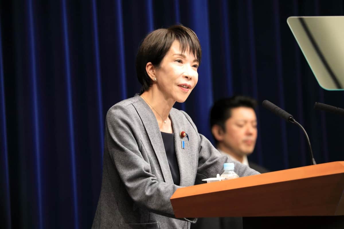 高市首相の「サナ活」ブームは終わったか 愛用バッグやペン爆売れ、えびせんべいセールス10倍増...そして今