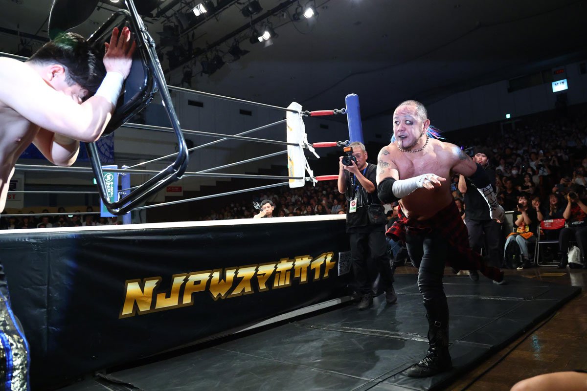 【新日本・ＢＯＳＪ】葛西純 マスター・ワト流血葬で新日勢３タテ！「葛西純を呼んで今さら後悔してんじゃねえぞ？」