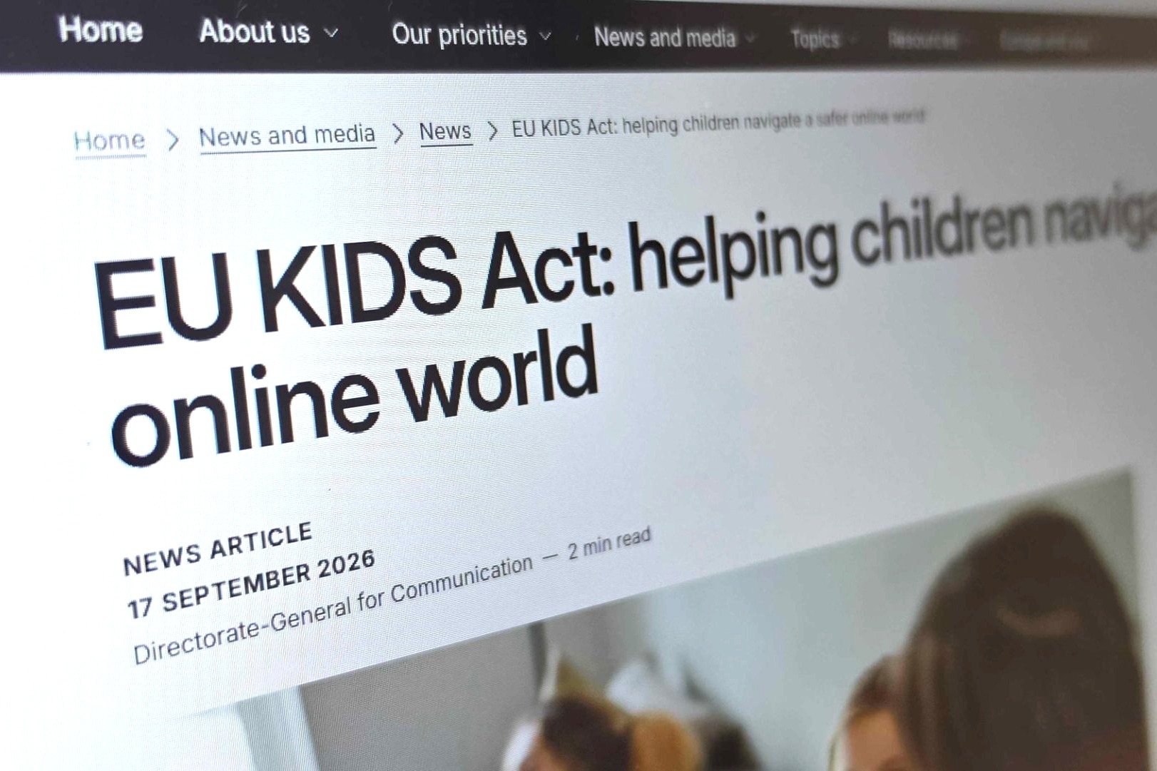 「18歳です」は通用しない? SNSの「AI年齢推定」 は子どもを本当に守れるのか