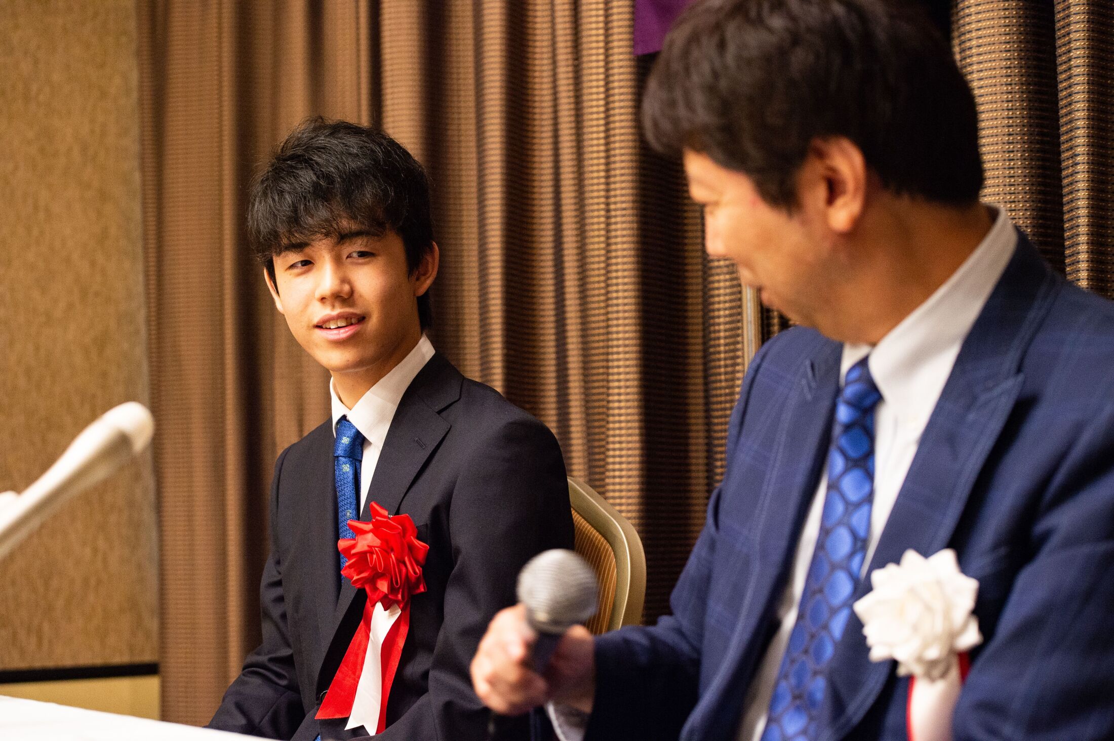 「師匠は車の運転が下手」あの藤井聡太がまさかの毒舌!? 師匠は「あれが原因なのか…」異例発言の真意とは