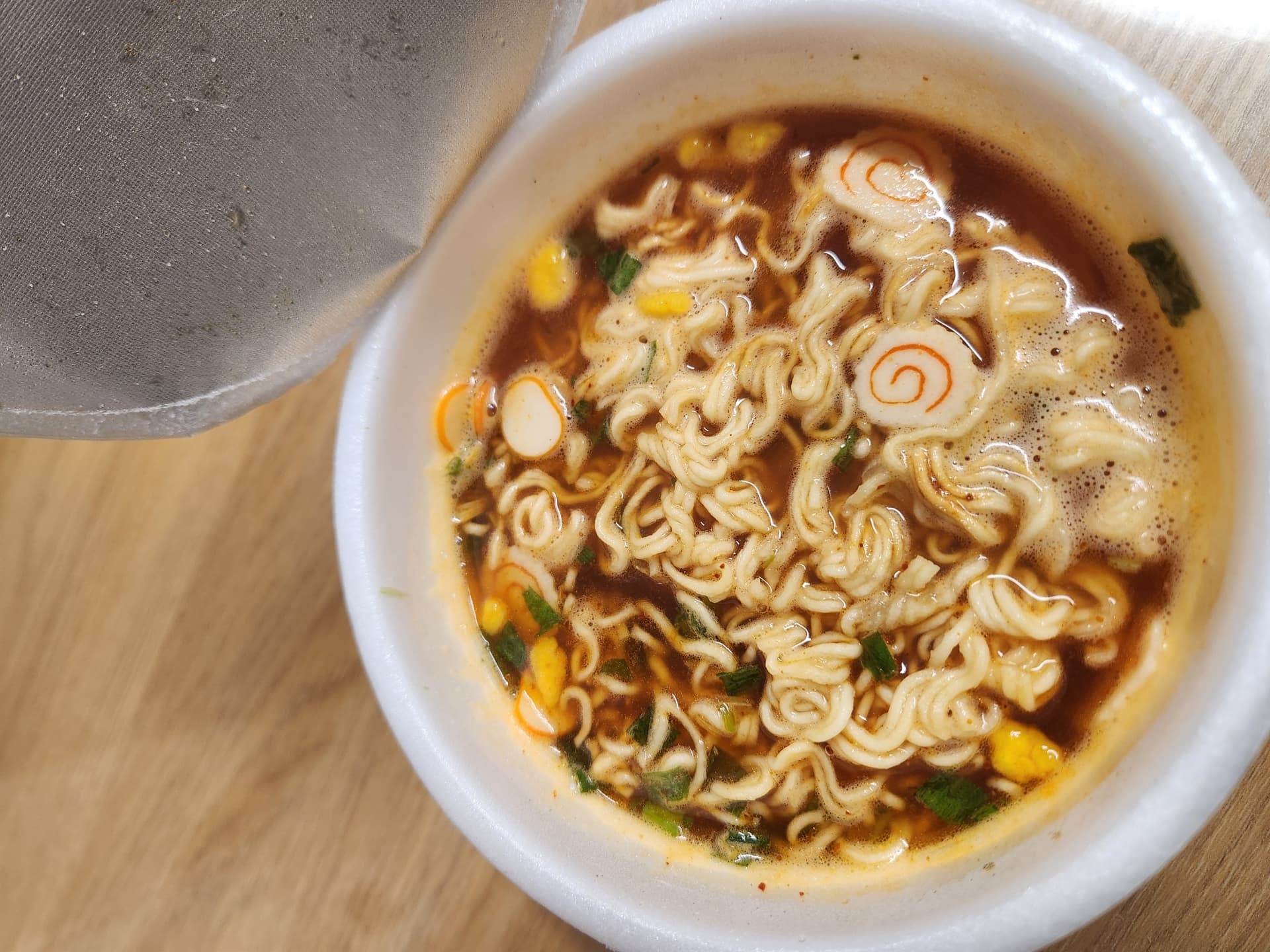 【関西在住者に聞いた】スープが最高にうまいと思う「カップ麺シリーズ」ランキングTOP24！ 第1位は「日清ラ王（日清食品）」【2026年最新調査結果】