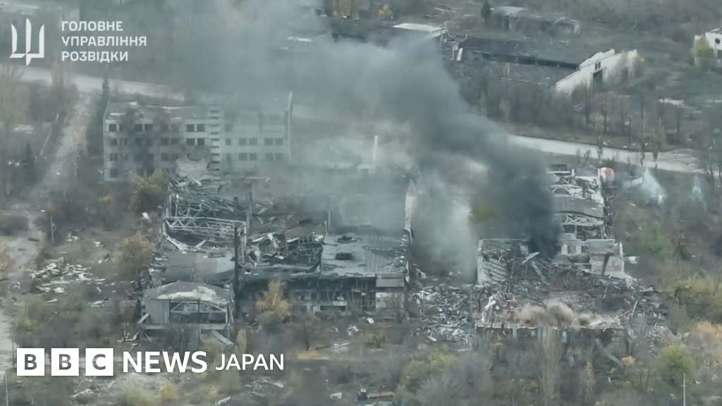 ゼレンスキー大統領、激戦地ポクロフスク近郊の前線部隊を視察