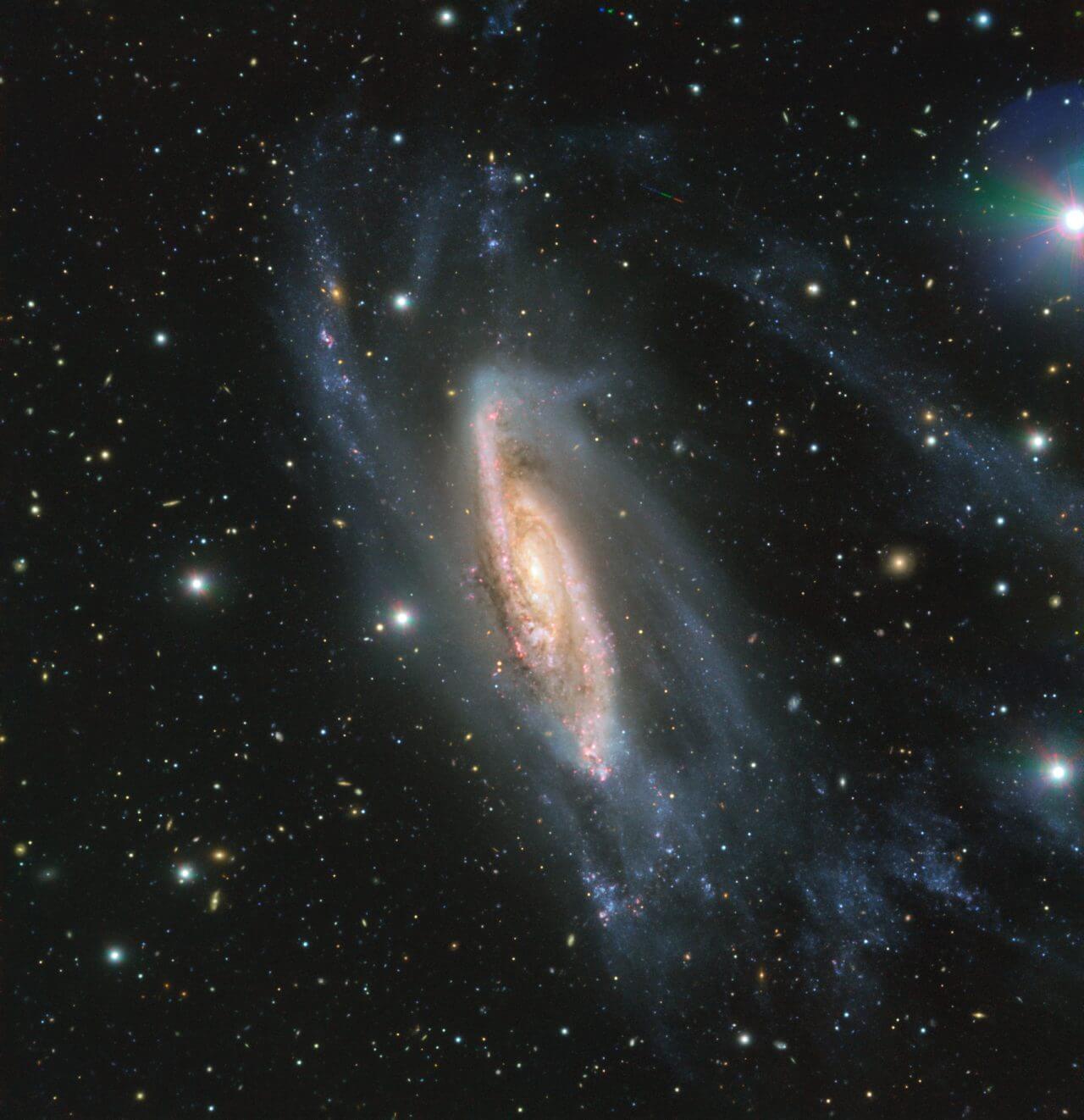 超大型望遠鏡VLTが観測した“コップ座”の壮麗な渦巻銀河「NGC 3981」