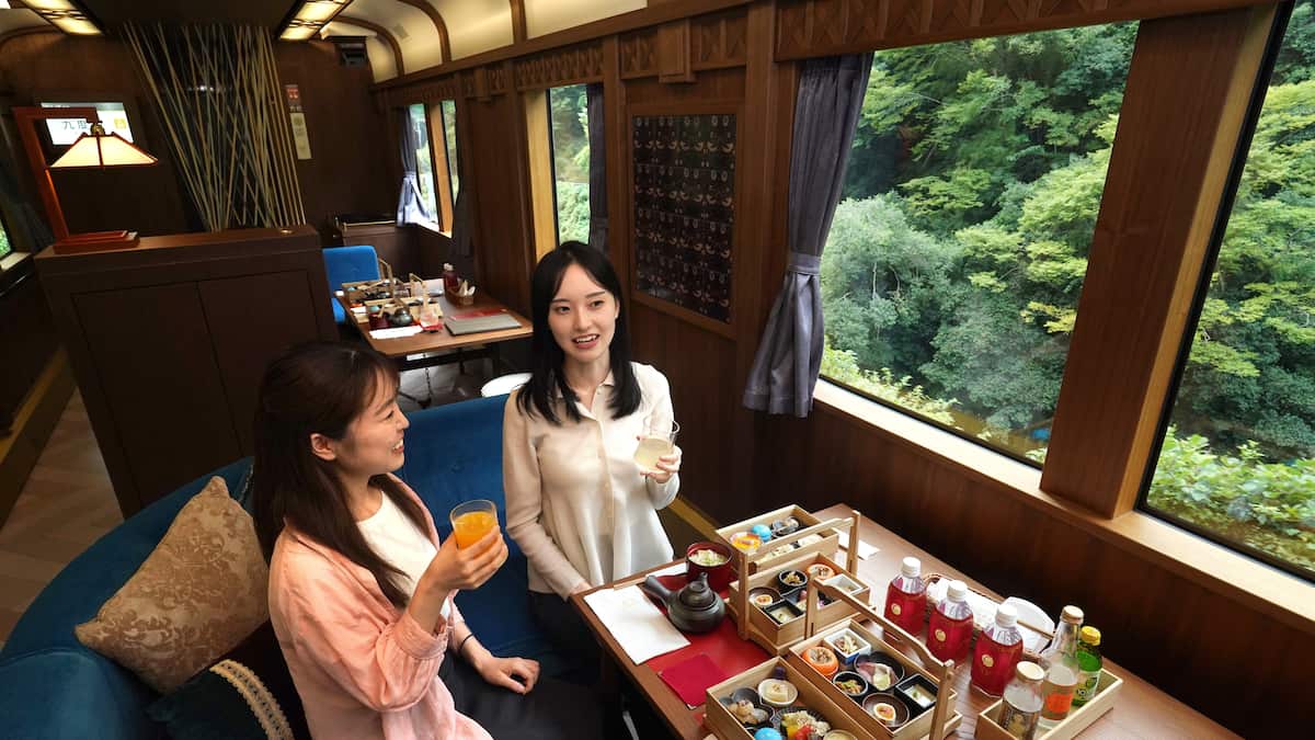走る美食、鉄道経営の救世主に 「レストラン列車」相次ぎ登場 南海は100年ぶり復活