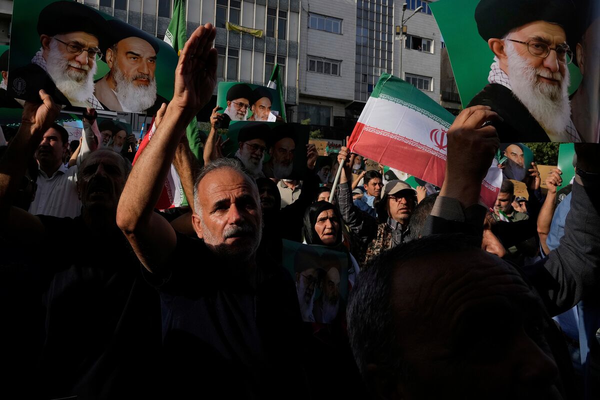 イランは単独でトランプ氏やイスラエルに対抗－同盟国の支援望めず